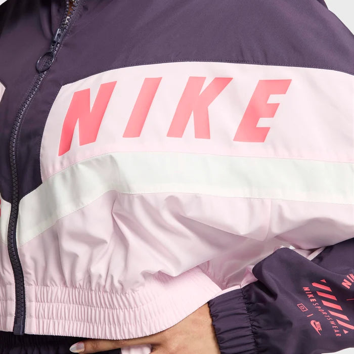 Nike Women's Zip-up Jacket in Woven Fabric Dark Raisin